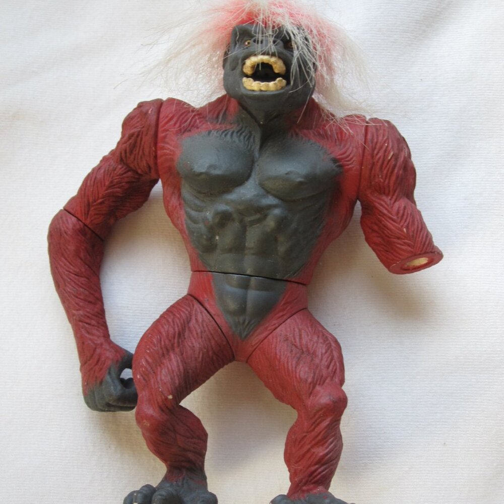 1996 Primal Rage Action Figure: Yeti Chaos Ape ( Missing lower left arm)